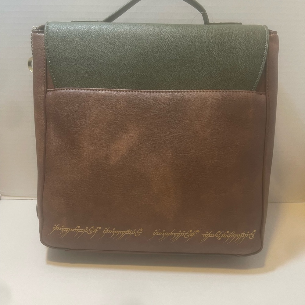 Her Universe The Lord Of The Rings Lorien Leaf Messenger
Bag - Picture 7 of 7